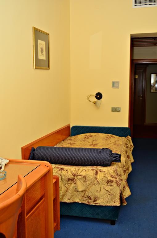 Garni Hotel Park Palić Esterno foto